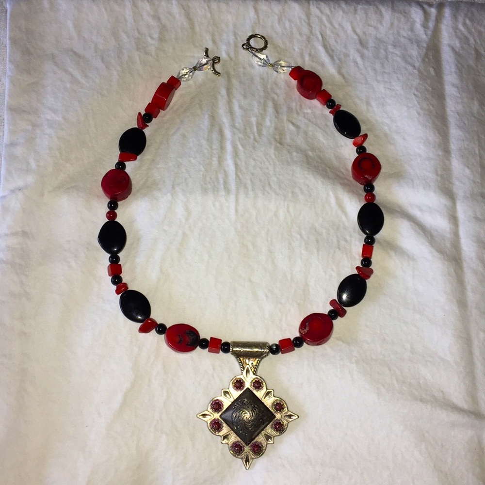 Western beaded necklace